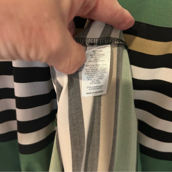 Enfocus Studio Striped Dress with Full Slip Rouched Shoulder SZ 6 - Picture 6 of 7